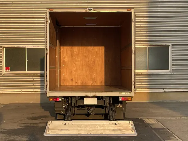 三菱 キャンター TPG-FEB50(2WD)の写真5