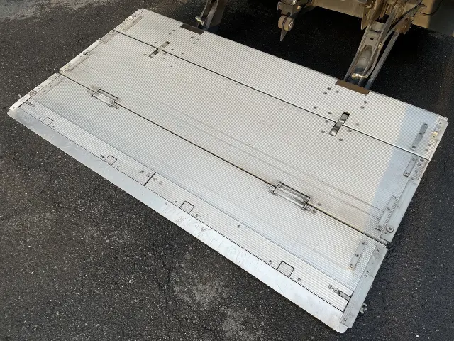 三菱 キャンター TPG-FEB50(2WD)の写真6