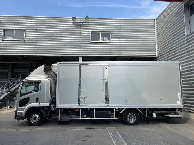 いすゞ フォワード 2PG-FRR90T2(2WD)の写真2