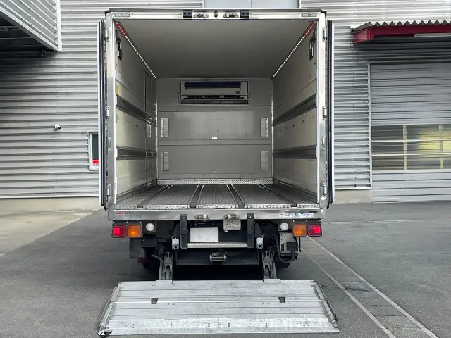 いすゞ フォワード 2PG-FRR90T2(2WD)の写真5