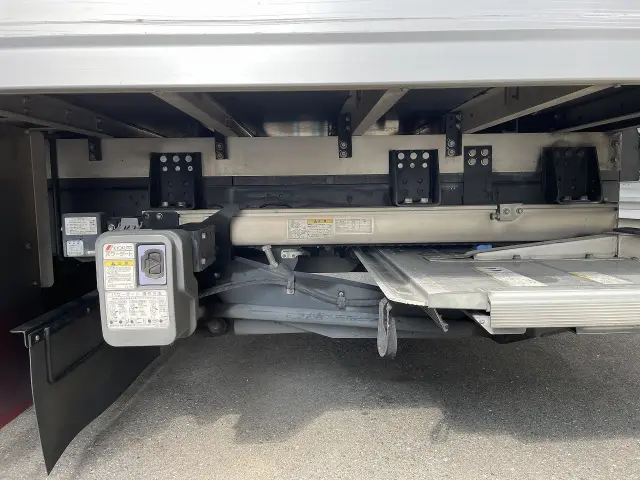 いすゞ フォワード 2PG-FRR90T2(2WD)の写真11