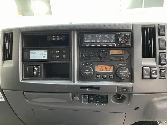 いすゞ フォワード 2PG-FRR90T2(2WD)の写真17