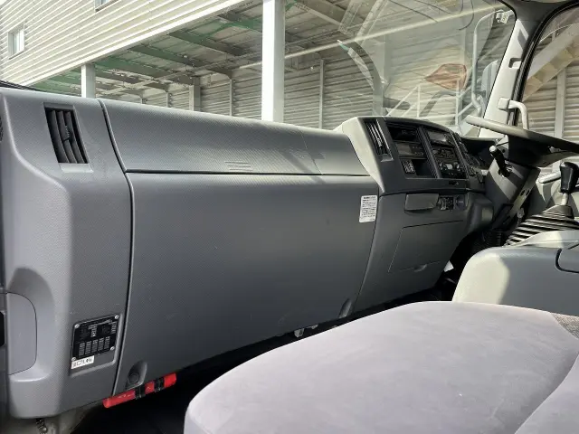 いすゞ フォワード 2PG-FRR90T2(2WD)の写真19