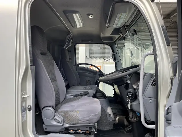 いすゞ フォワード 2PG-FRR90T2(2WD)の写真38