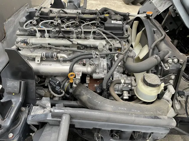 日産 アトラス PDG-TZ2F24(2WD)の写真32