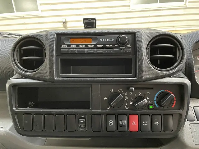 トヨタ トヨエース TKG-XZU645(2WD)の写真16