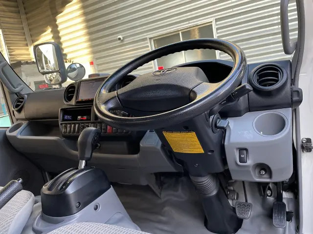 トヨタ ダイナ TPG-XZU605(2WD)の写真16