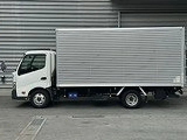 トヨタ ダイナ SKG-XZU710(2WD)の写真2