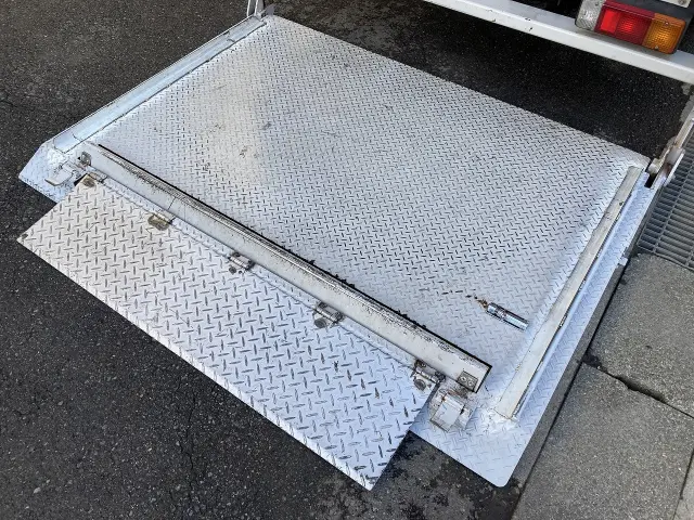 トヨタ ダイナ 2RG-XZU605(2WD)の写真6