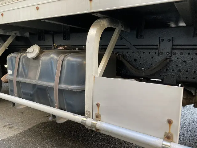 いすゞ エルフ BKG-NPR85AN(2WD)の写真11