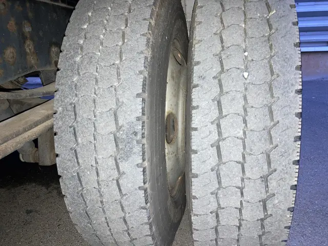 いすゞ エルフ BKG-NPR85AN(2WD)の写真14