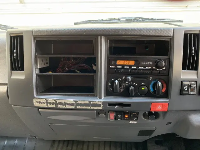 いすゞ エルフ BKG-NPR85AN(2WD)の写真17