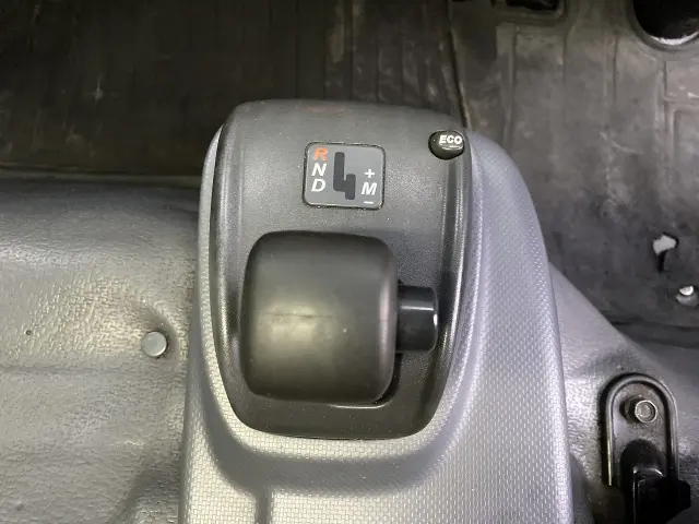 いすゞ エルフ BKG-NPR85AN(2WD)の写真18