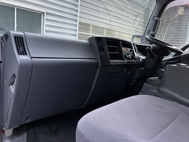 いすゞ エルフ BKG-NPR85AN(2WD)の写真20