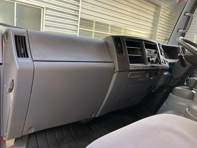 いすゞ エルフ BKG-NPR85AN(2WD)の写真20