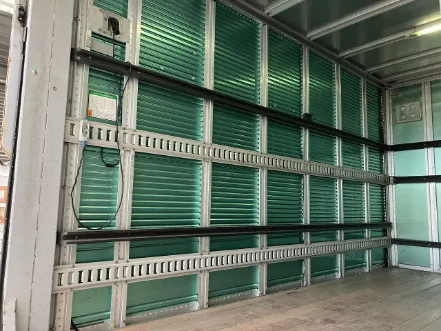 いすゞ エルフ BKG-NPR85AN(2WD)の写真22