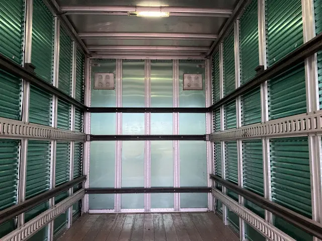 いすゞ エルフ BKG-NPR85AN(2WD)の写真26