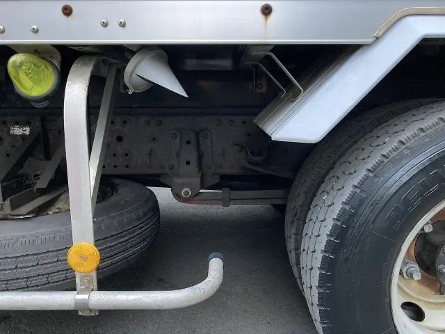 いすゞ エルフ BKG-NPR85AN(2WD)の写真33