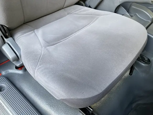 いすゞ エルフ BKG-NPR85AN(2WD)の写真36