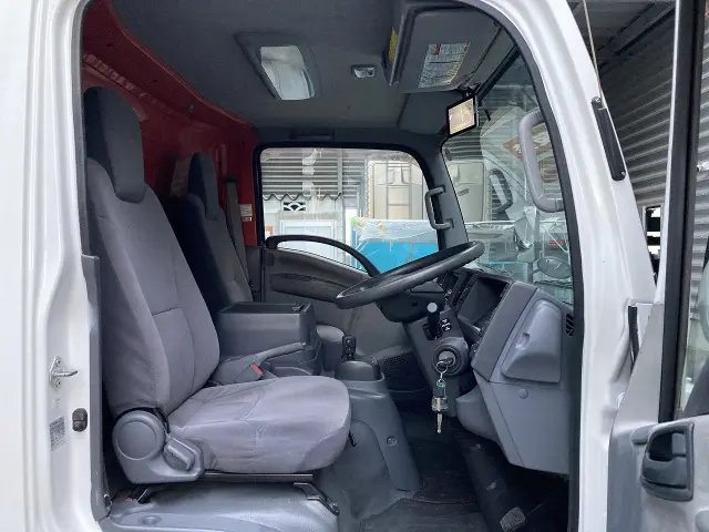 いすゞ エルフ BKG-NPR85AN(2WD)の写真37