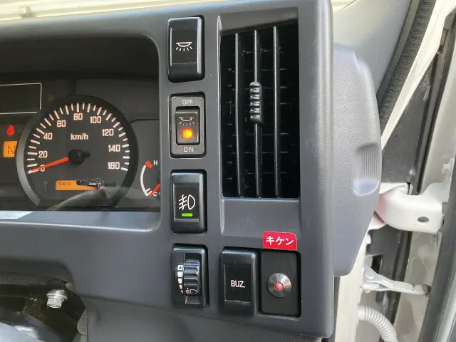 いすゞ エルフ BKG-NPR85AN(2WD)の写真37