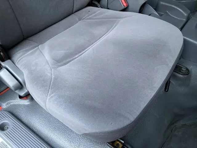 いすゞ エルフ BKG-NPR85AN(2WD)の写真38