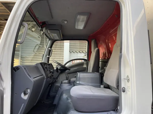 いすゞ エルフ BKG-NPR85AN(2WD)の写真41