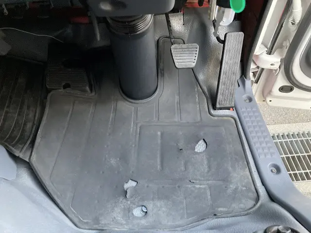 いすゞ エルフ BKG-NPR85AN(2WD)の写真42