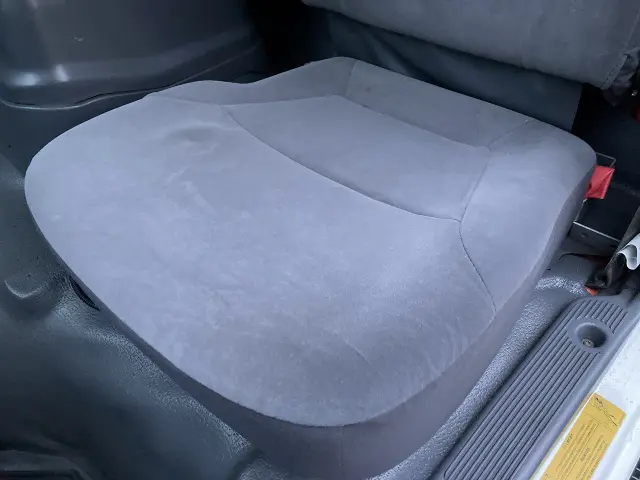 いすゞ エルフ BKG-NPR85AN(2WD)の写真45