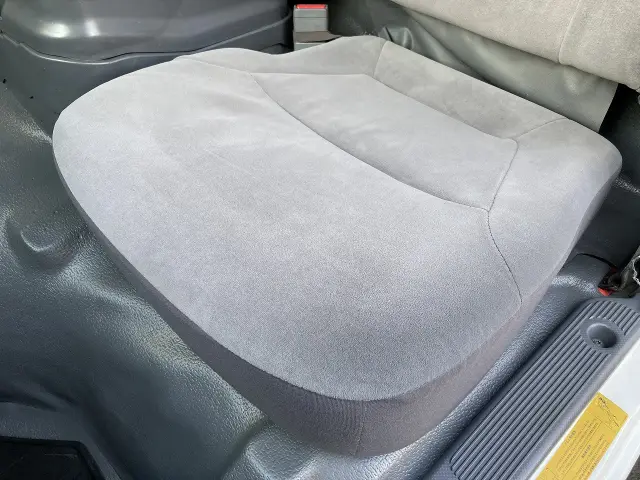 いすゞ エルフ BKG-NPR85AN(2WD)の写真45