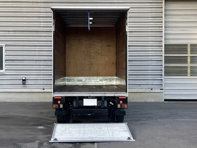 三菱 キャンター TPG-FEA50(2WD)の写真4