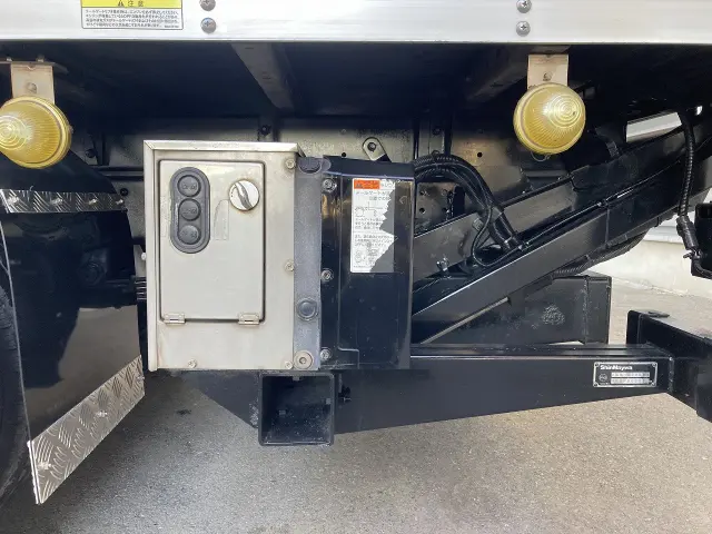 三菱 キャンター TPG-FEA50(2WD)の写真9