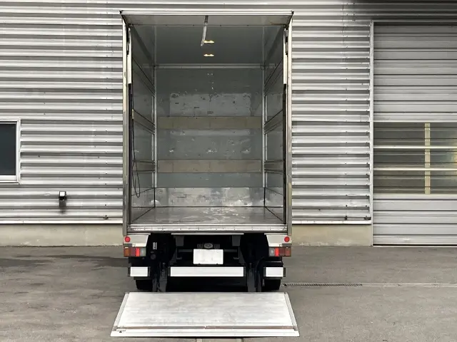 三菱 キャンター TPG-FEA50(2WD)の写真4