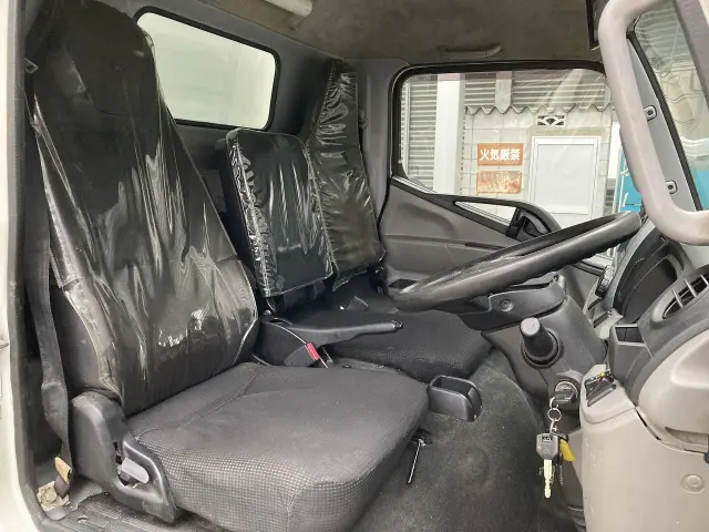 三菱 キャンター TPG-FEA50(2WD)の写真15