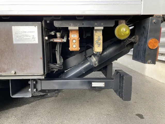 いすゞ エルフ 2RG-NLR88AN(2WD)の写真10