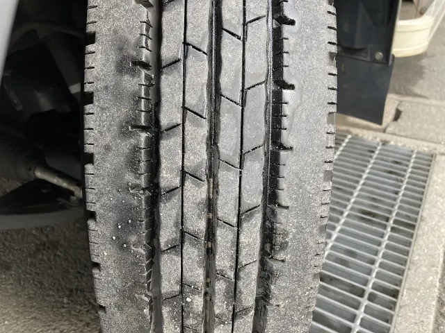 いすゞ エルフ 2RG-NLR88AN(2WD)の写真13