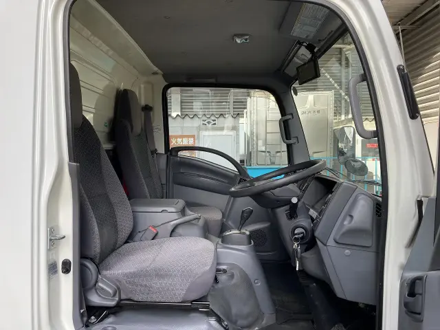 いすゞ エルフ 2RG-NLR88AN(2WD)の写真36