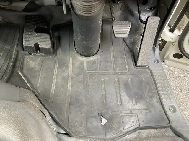 いすゞ エルフ 2RG-NLR88AN(2WD)の写真40