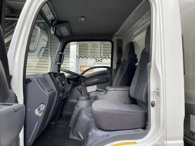 いすゞ エルフ 2RG-NLR88AN(2WD)の写真42