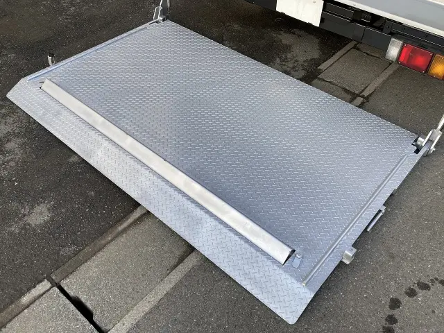 いすゞ エルフ TPG-NPR85AN(2WD)の写真6