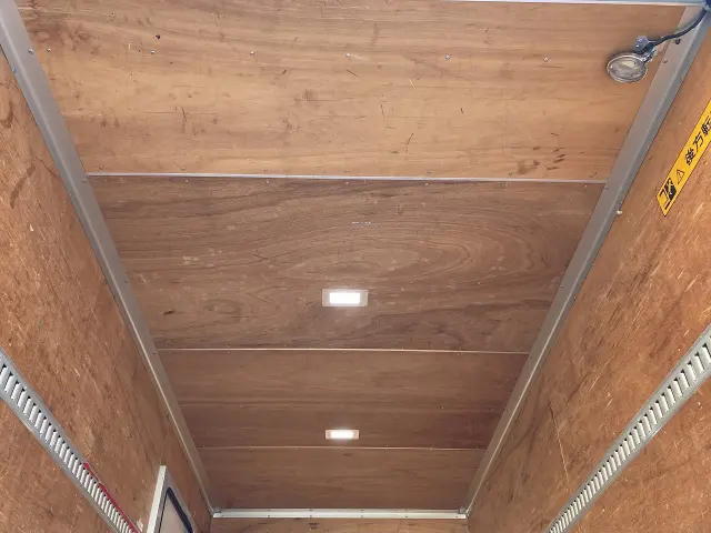 いすゞ エルフ TPG-NPR85AN(2WD)の写真26