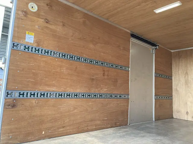 三菱 キャンター TPG-FEB50(2WD)の写真22