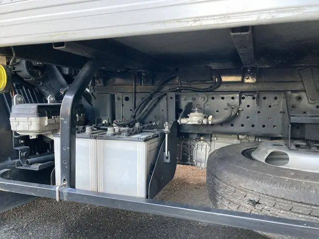 いすゞ エルフ TRG-NJR85AN(2WD)の写真9