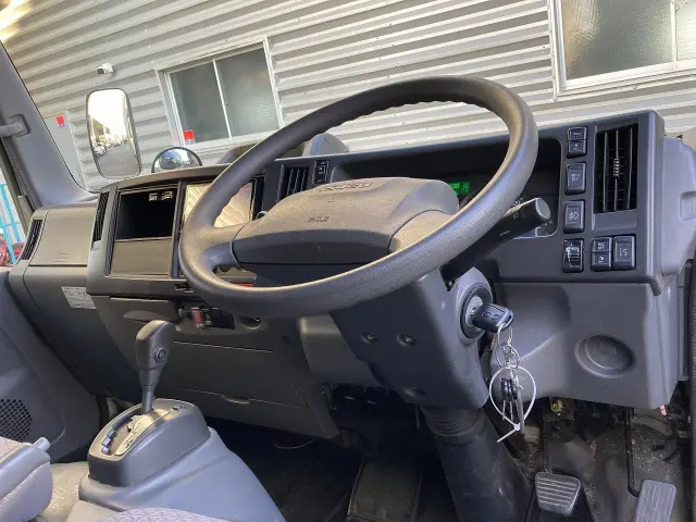 いすゞ エルフ 2RG-NLR88AN(2WD)の写真15