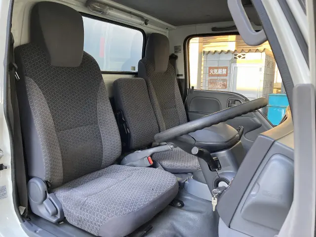 いすゞ エルフ TRG-NJR85AN(2WD)の写真15