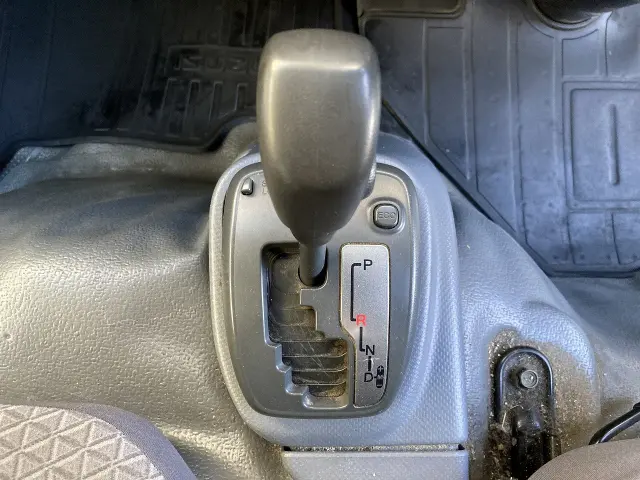 いすゞ エルフ 2RG-NLR88AN(2WD)の写真17