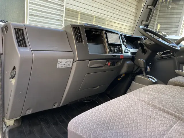 いすゞ エルフ 2RG-NLR88AN(2WD)の写真19