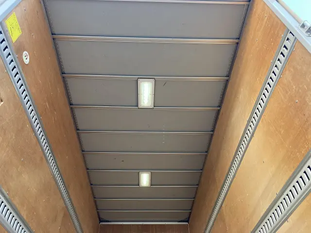 いすゞ エルフ 2RG-NLR88AN(2WD)の写真23