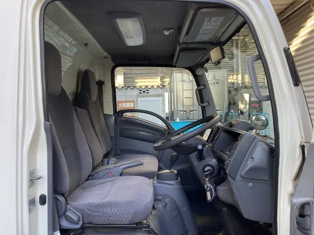 いすゞ エルフ 2RG-NLR88AN(2WD)の写真33