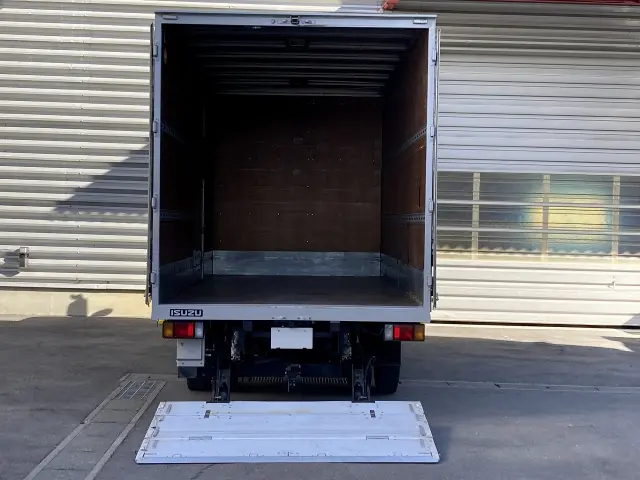 いすゞ エルフ 2RG-NPR88YN(2WD)の写真5